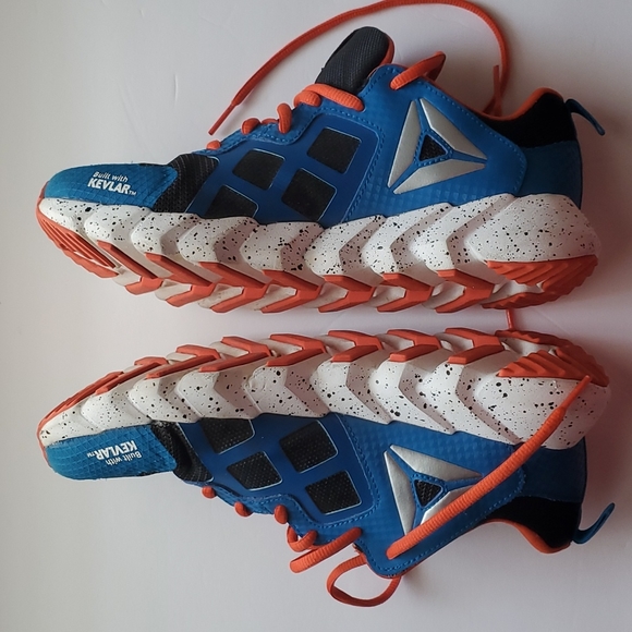 Reebok sz 5.5 - Picture 4 of 4